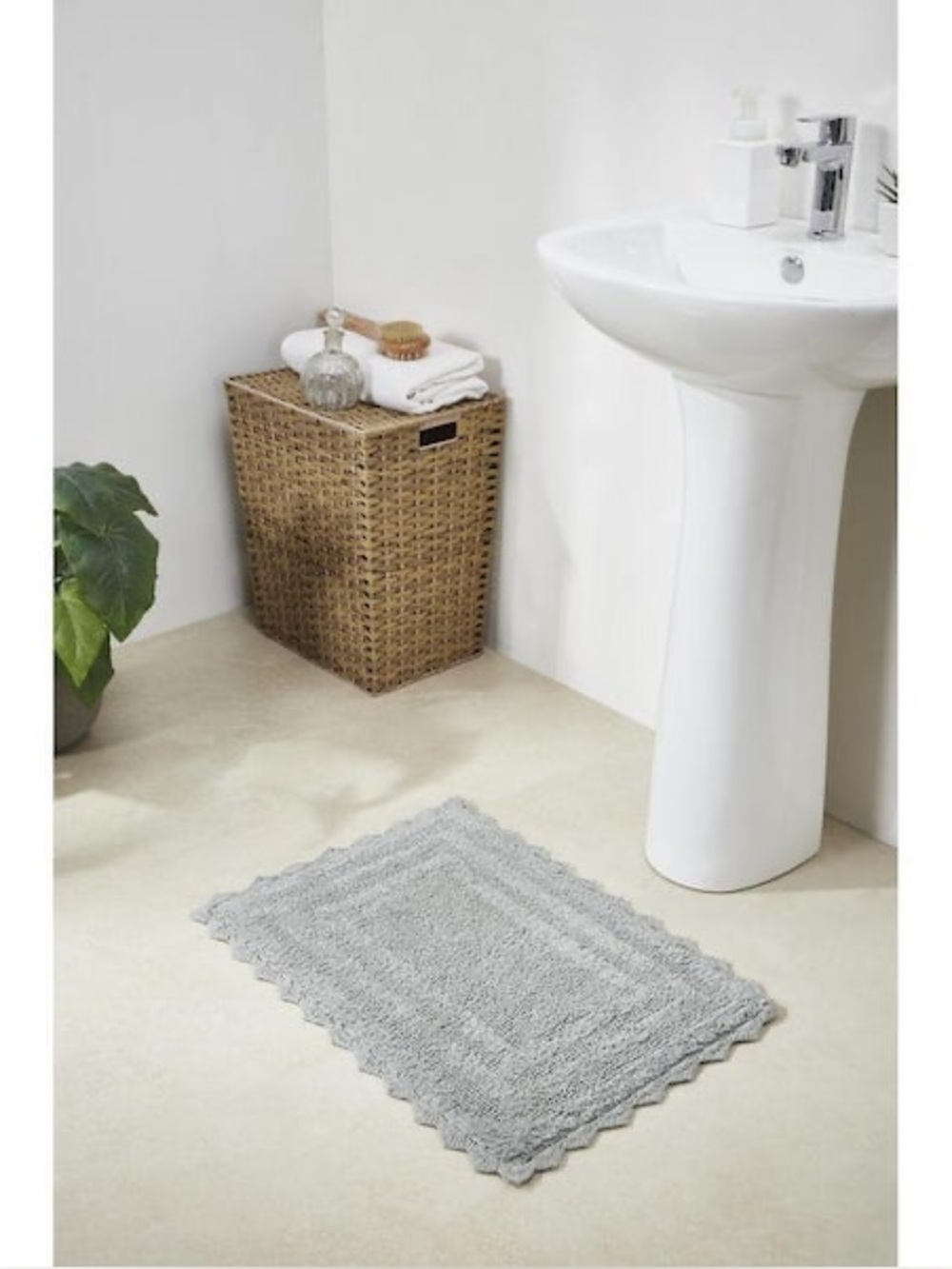 Better trends Lilly Crochet Collection 17”x 24” Gray 100% Cotton Bath mat Rug
